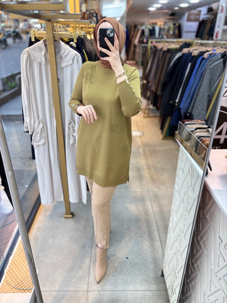 1693 Gül Desenli Triko Tunik