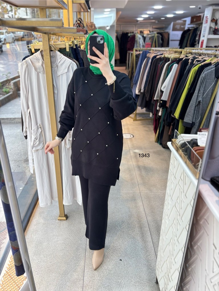 1343 Taş Detaylı Örme Triko Takım