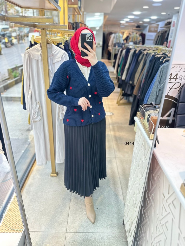 0444 Kalpli Triko Hırka