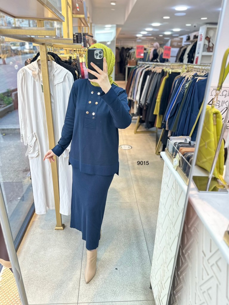 9015 Düğme Detaylı Takım