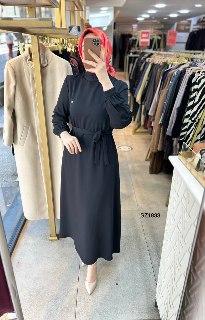 SZ1833 Yüksek Yaka Kemerli Elbise