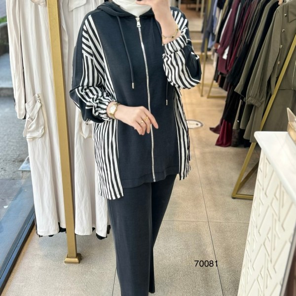 70081 Çizgi Detaylı Spor Takım - Görsel 1