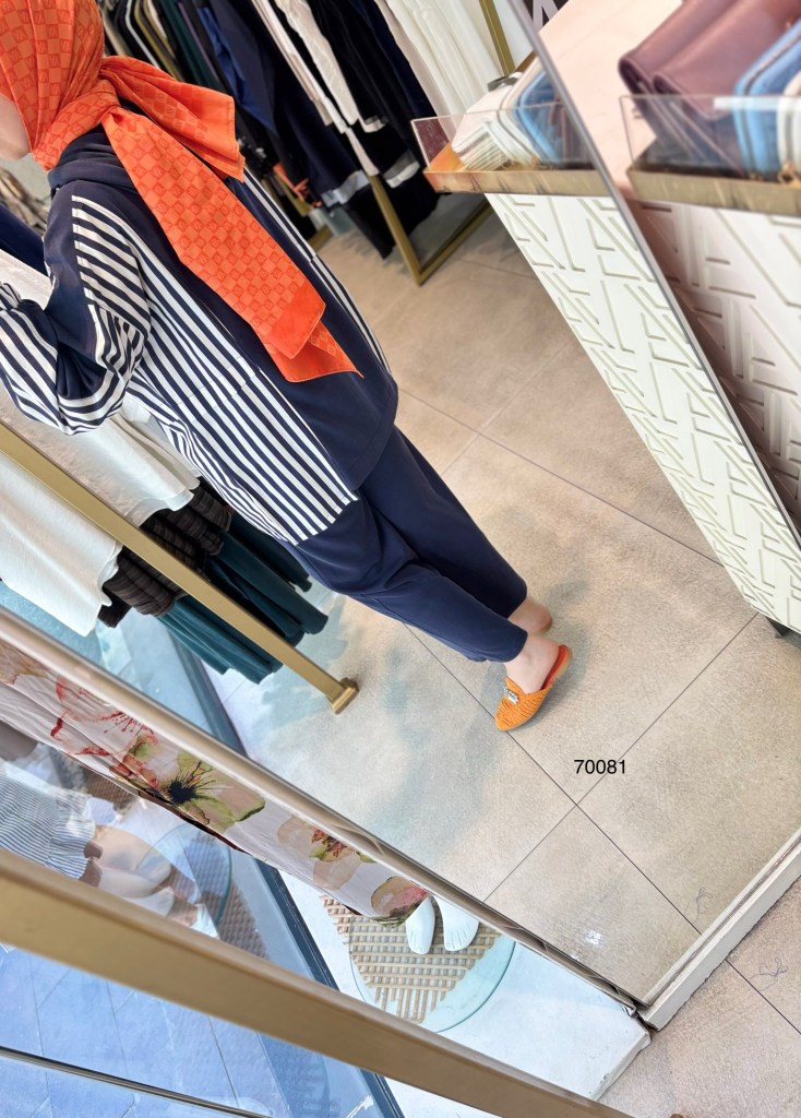 70081 Çizgi Detaylı Spor Takım