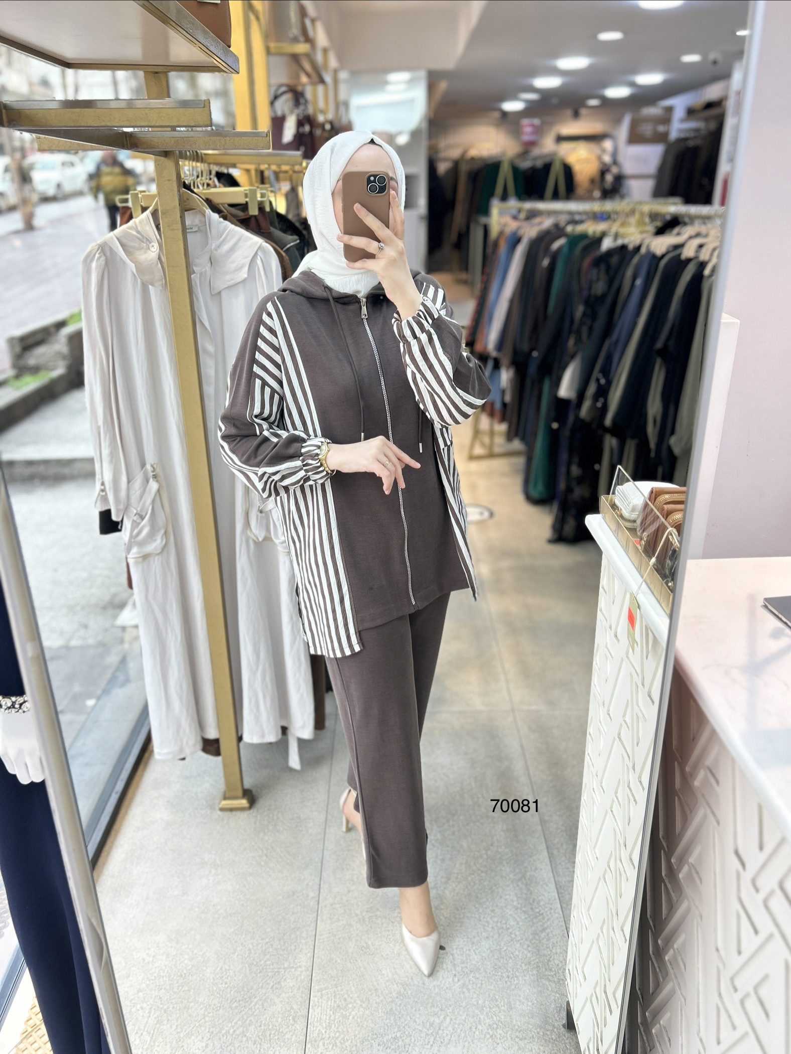 70081 Çizgi Detaylı Spor Takım - Görsel 5