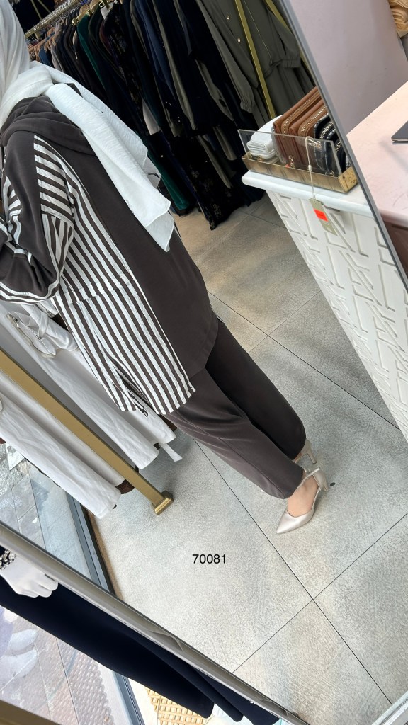 70081 Çizgi Detaylı Spor Takım
