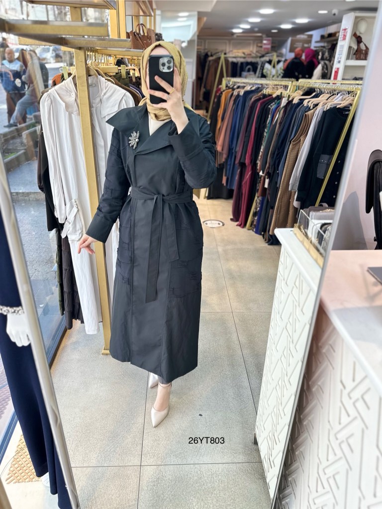 26YT803 Armine Trend Broş Detaylı Kap