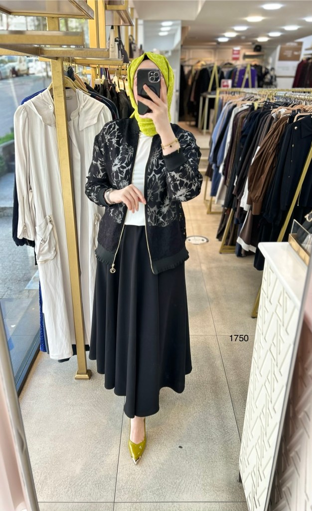 1750 Üstü Güpür Kumaş Etekli Takım