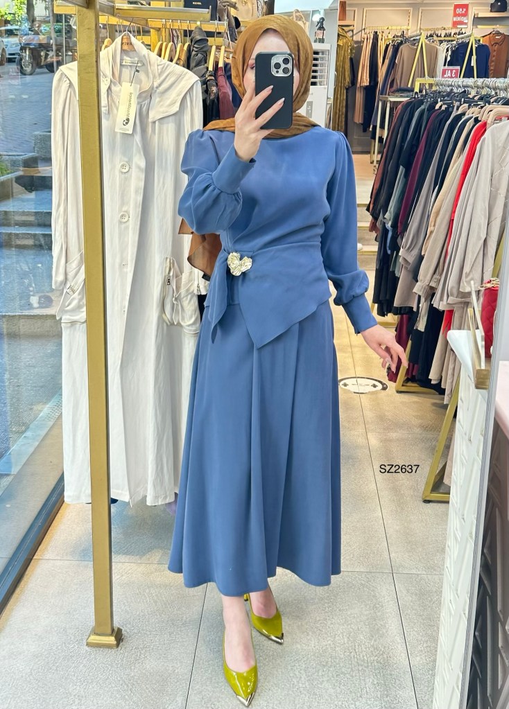 SZ2637 Selma Zaferoğlu Broş Detaylı Takım
