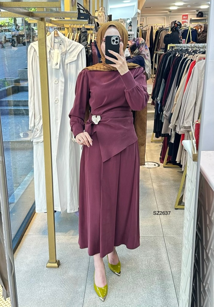 SZ2637 Selma Zaferoğlu Broş Detaylı Takım